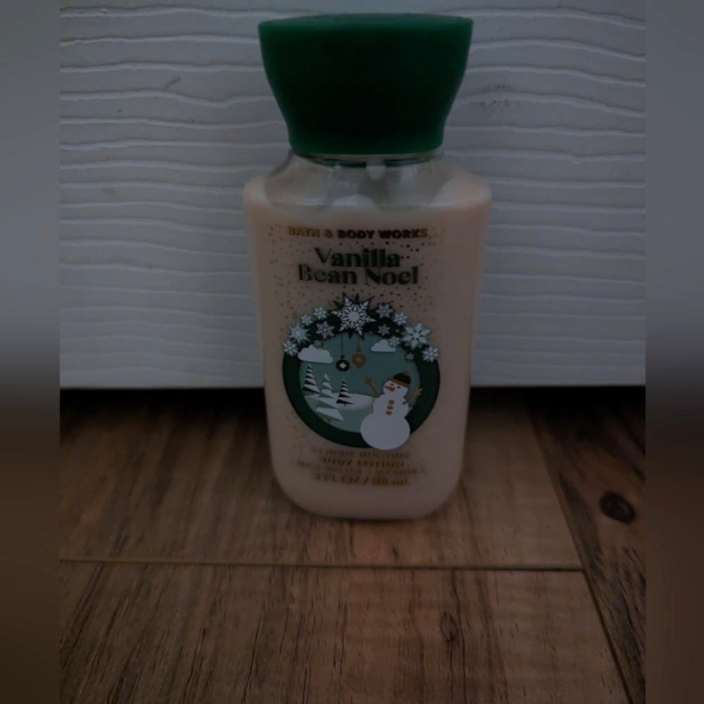 Bath and Body Works: Vanilla Bean Noel Body Lotion - Mini Size